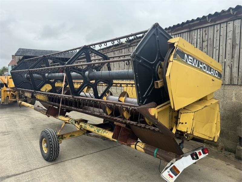 New Holland TX65 c/w 17ft Header  leasing New Holland TX65 c/w 17ft Header: picture 20