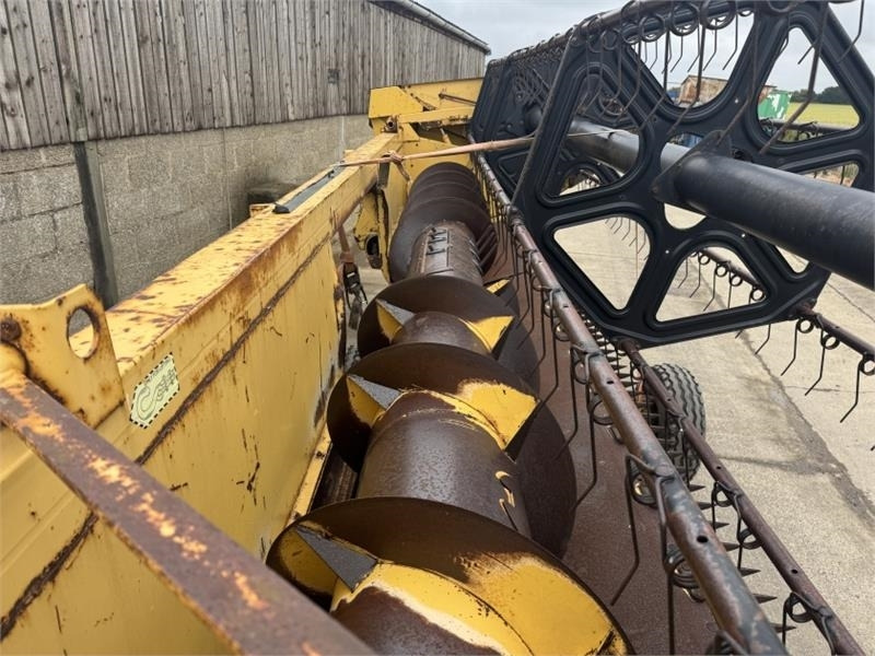 New Holland TX65 c/w 17ft Header  leasing New Holland TX65 c/w 17ft Header: picture 23