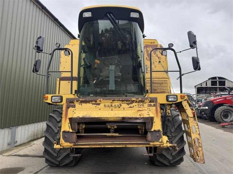 New Holland TX65 c/w 17ft Header  leasing New Holland TX65 c/w 17ft Header: picture 6