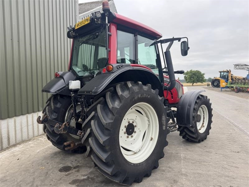 Valtra N121 Tractor - Farm tractor: picture 4 Valtra N121 Tractor - Farm tractor: picture 4