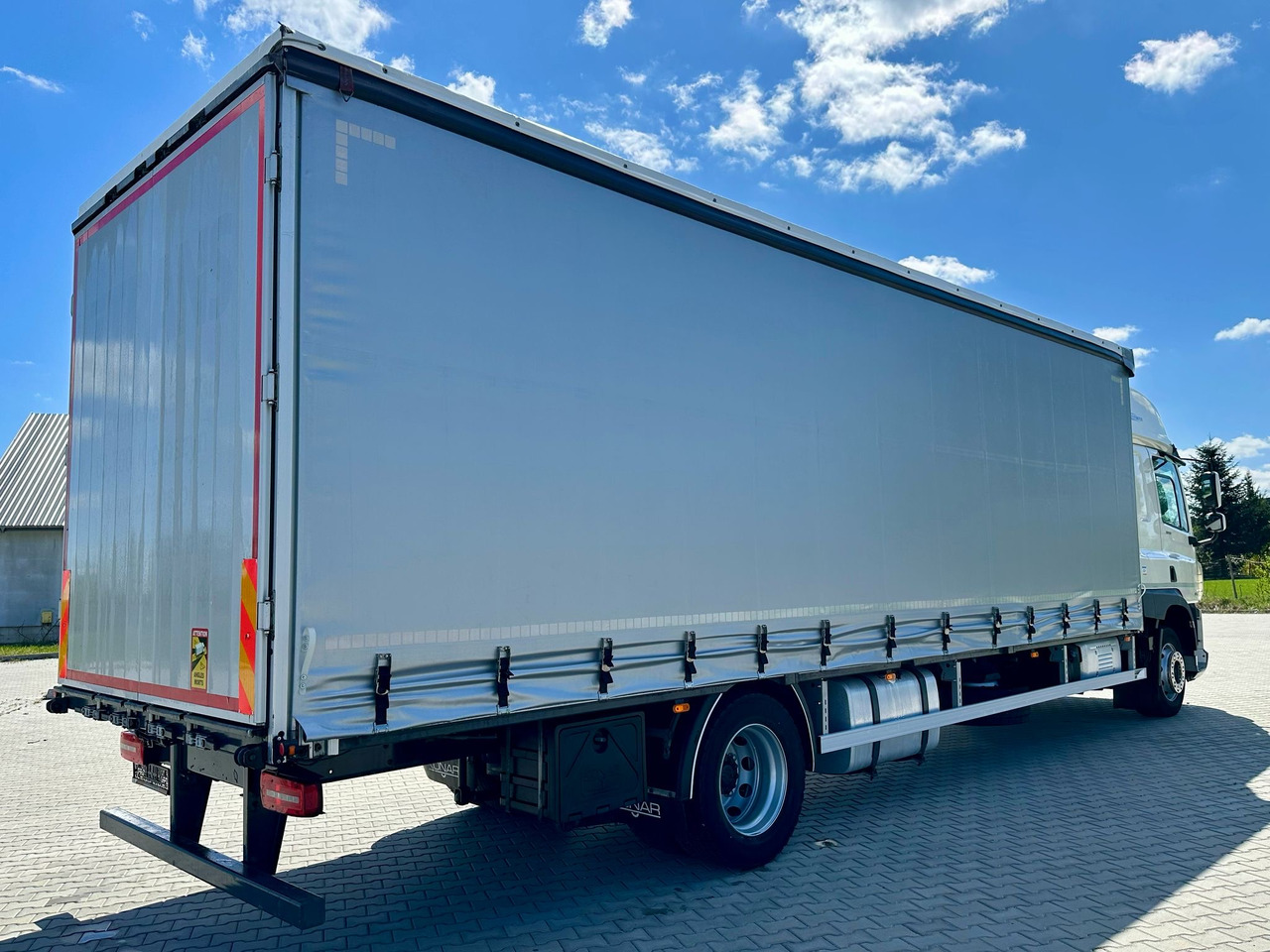 DAF CF 320 / FIRANKA / 21 EUROPALET / SYPIALKA / AUTOMAT / KLIMA POSTOJOWA / 2021 ROK TO - Curtain side truck: picture 4 DAF CF 320 / FIRANKA / 21 EUROPALET / SYPIALKA / AUTOMAT / KLIMA POSTOJOWA / 2021 ROK TO - Curtain side truck: picture 4