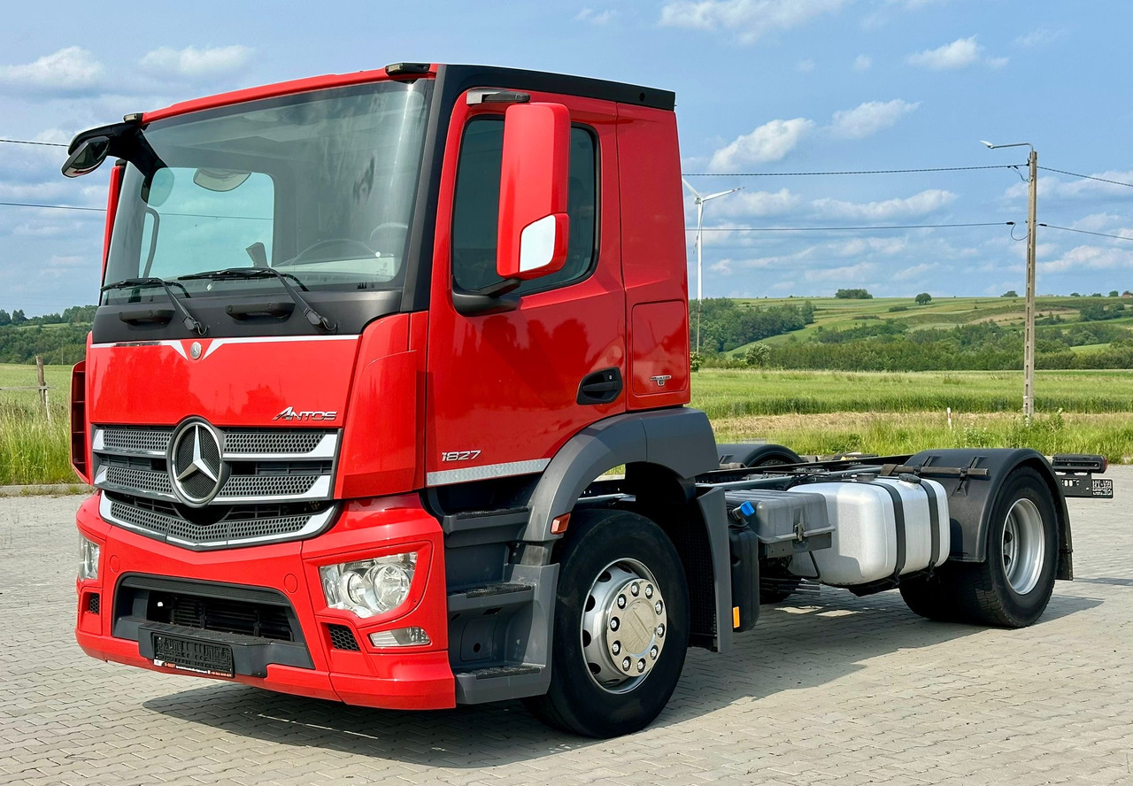 MERCEDES-BENZ ANTOS 1827 / DO ZABUDOWY / ROZSTAW OSI 3.8 M / EURO 6 / WYWROTKA / BECZKA / UTRZYMANIE DRÓG / HAKOWIEC / Z NIEMIEC - Cab chassis truck: picture 2 MERCEDES-BENZ ANTOS 1827 / DO ZABUDOWY / ROZSTAW OSI 3.8 M / EURO 6 / WYWROTKA / BECZKA / UTRZYMANIE DRÓG / HAKOWIEC / Z NIEMIEC - Cab chassis truck: picture 2