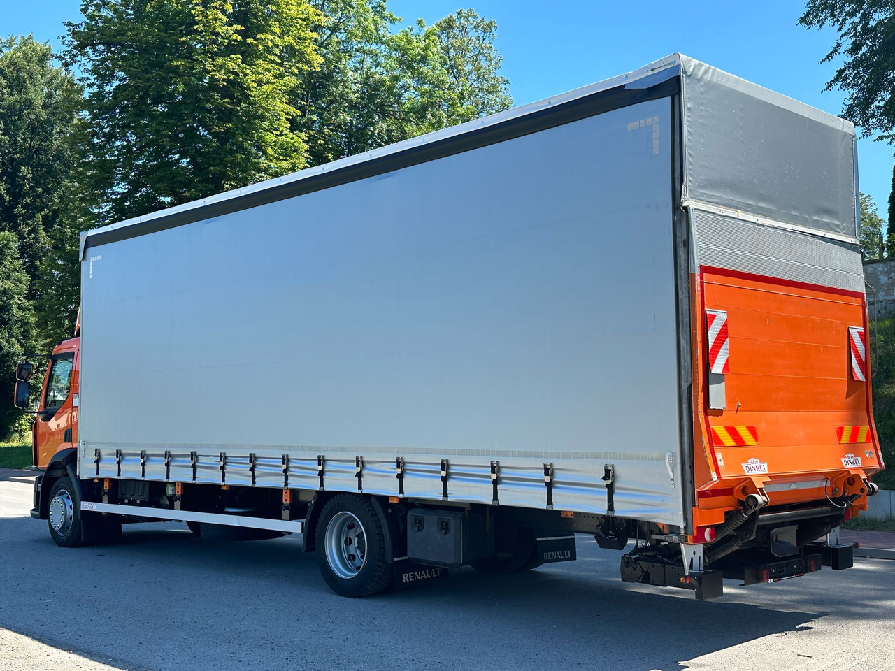RENAULT D 18 / 280 / FIRANKA / WINDA / 8.6 M DŁUGOŚCI / 21 EUROPALET / NOWE OPONY / ŁADOWNOŚĆ 9.380 KG / AUTOMAT / SERWISOWANA / SPROWADZONA - Curtain side truck: picture 3 RENAULT D 18 / 280 / FIRANKA / WINDA / 8.6 M DŁUGOŚCI / 21 EUROPALET / NOWE OPONY / ŁADOWNOŚĆ 9.380 KG / AUTOMAT / SERWISOWANA / SPROWADZONA - Curtain side truck: picture 3