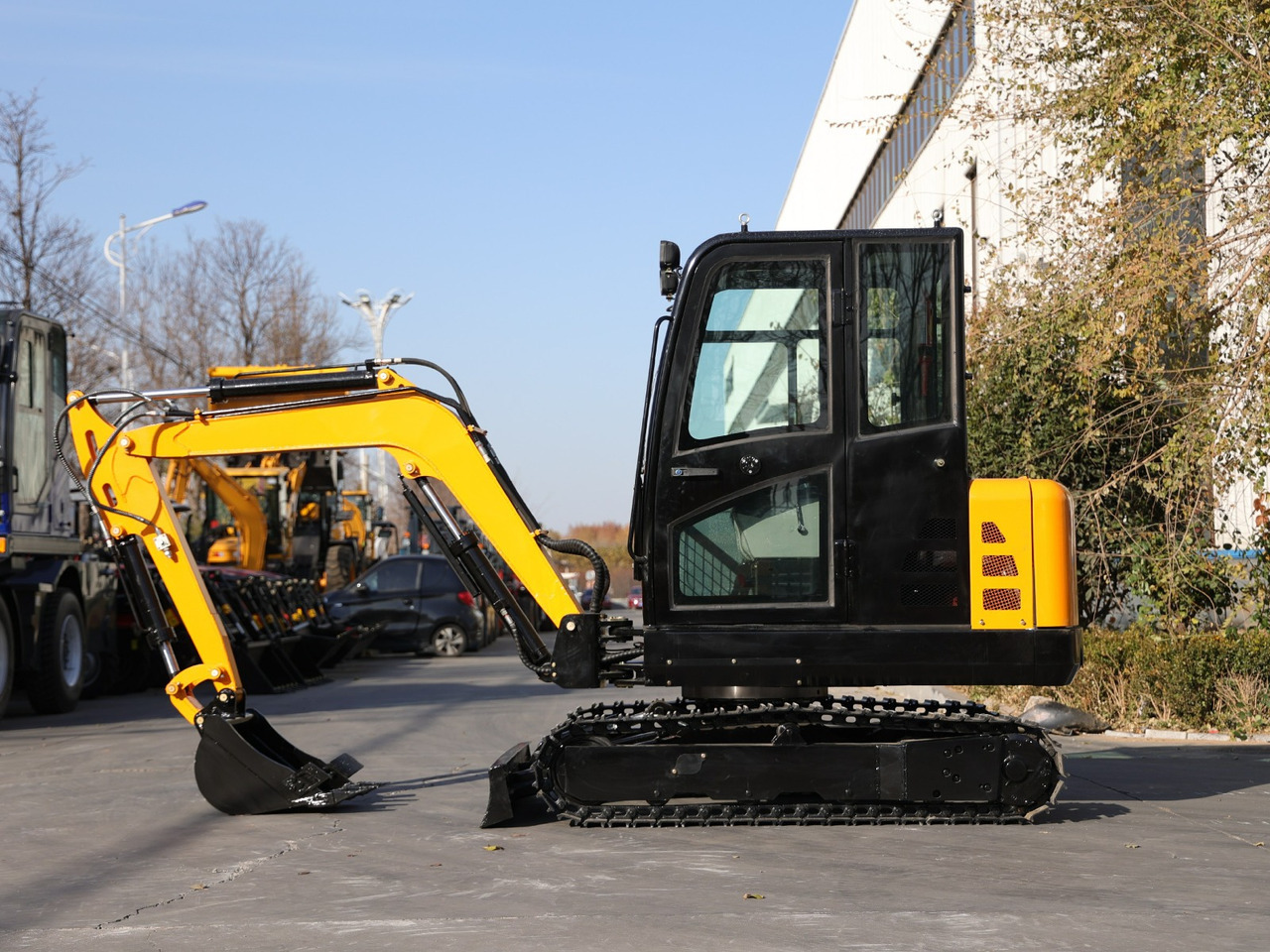 KUBOTA Diesel Mini excavator 3.5 Ton - Müller Machinery MB 35 - KSH - Mini excavator: picture 2 KUBOTA Diesel Mini excavator 3.5 Ton - Müller Machinery MB 35 - KSH - Mini excavator: picture 2