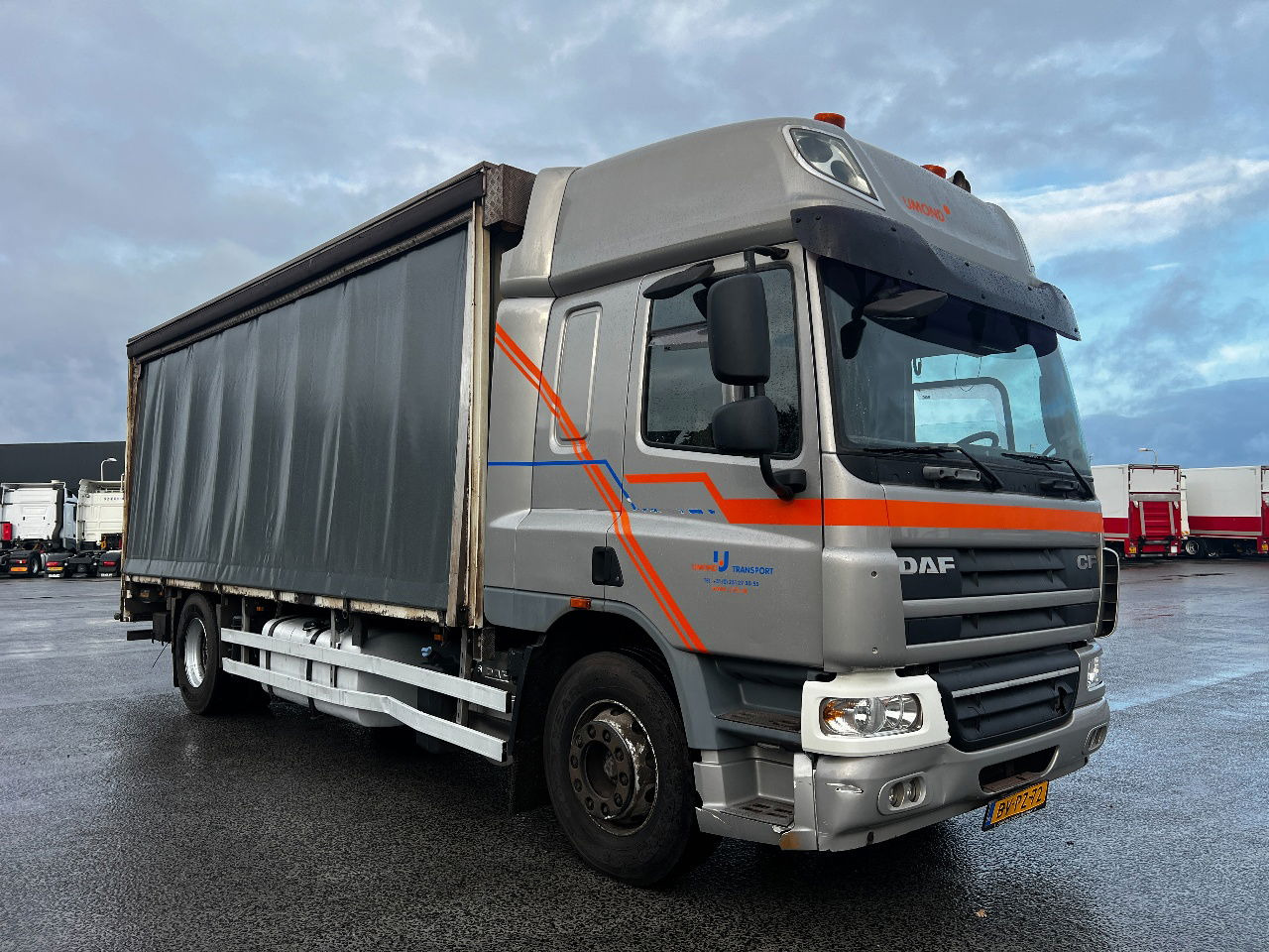 DAF CF 75.250 SC, Euro 5 - Curtain side truck: picture 2 DAF CF 75.250 SC, Euro 5 - Curtain side truck: picture 2