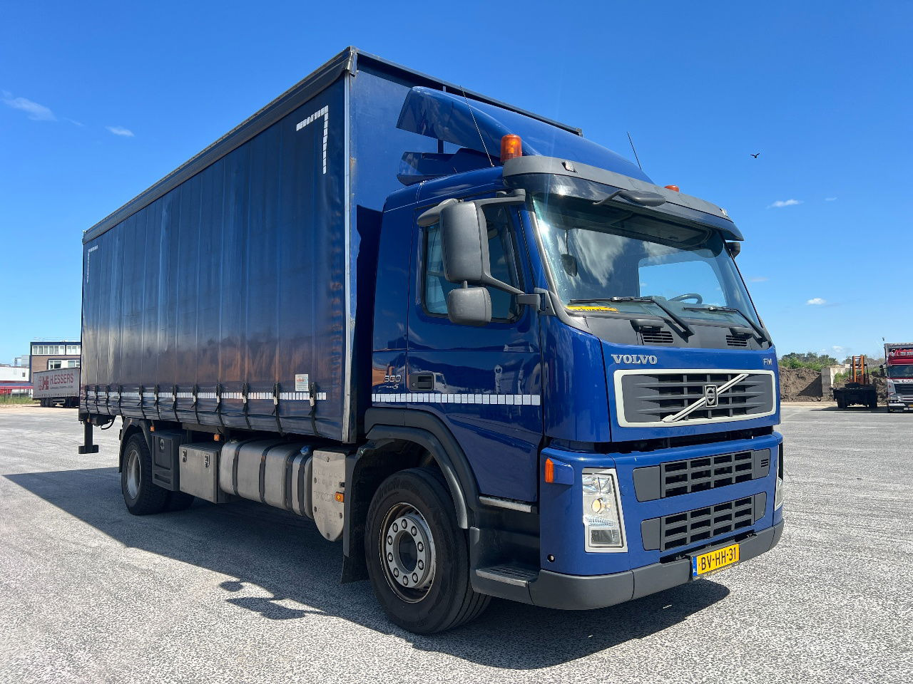 Volvo FM 9.300 Bordwanden, Euro 5 - Curtain side truck: picture 2 Volvo FM 9.300 Bordwanden, Euro 5 - Curtain side truck: picture 2