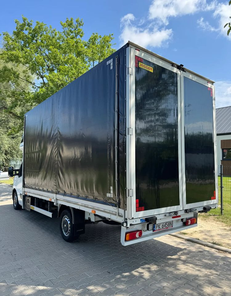 Renault Master - Curtain side van: picture 5 Renault Master - Curtain side van: picture 5