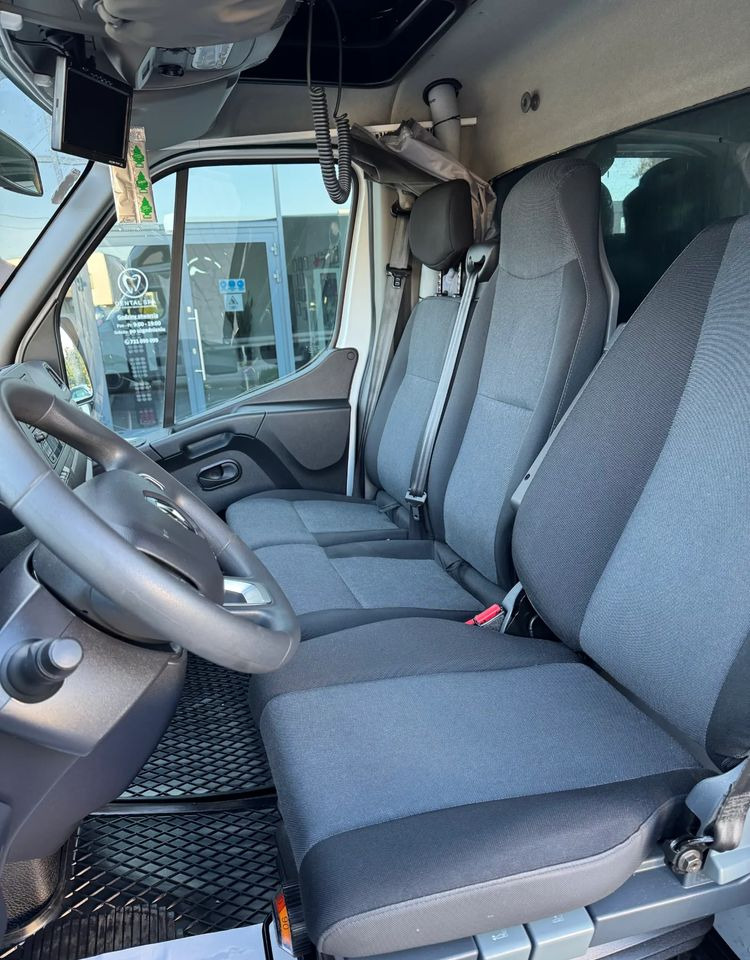 Curtain side van Renault Master: picture 11