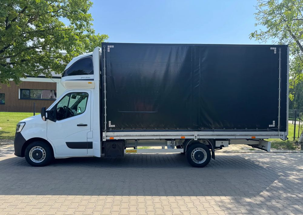 Renault Master - Curtain side van: picture 4 Renault Master - Curtain side van: picture 4