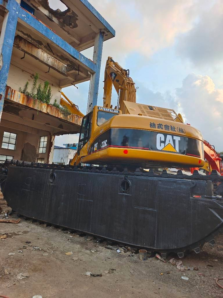 CAT 320 C - Amphibious excavator: picture 4 CAT 320 C - Amphibious excavator: picture 4