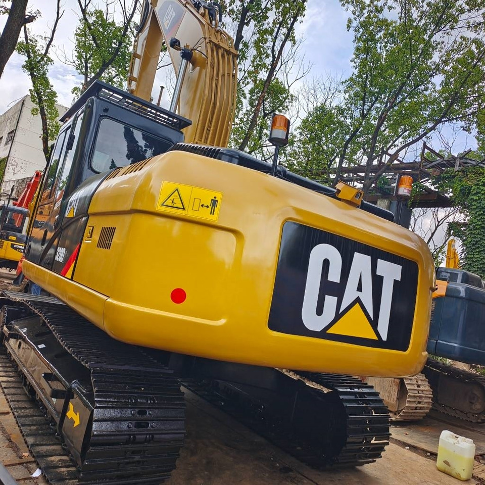CAT 320 D2 - Crawler excavator: picture 2 CAT 320 D2 - Crawler excavator: picture 2