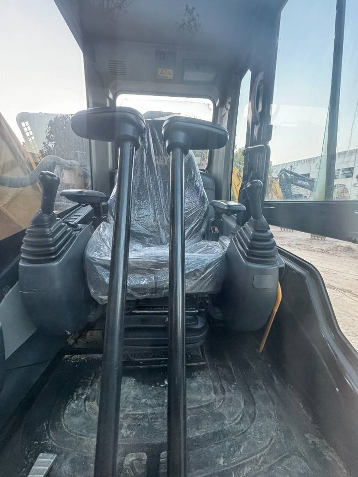 CAT 320D2L - Crawler excavator: picture 5 CAT 320D2L - Crawler excavator: picture 5