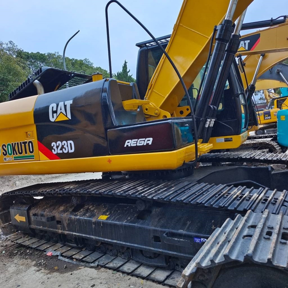 Crawler excavator CAT 323: picture 19