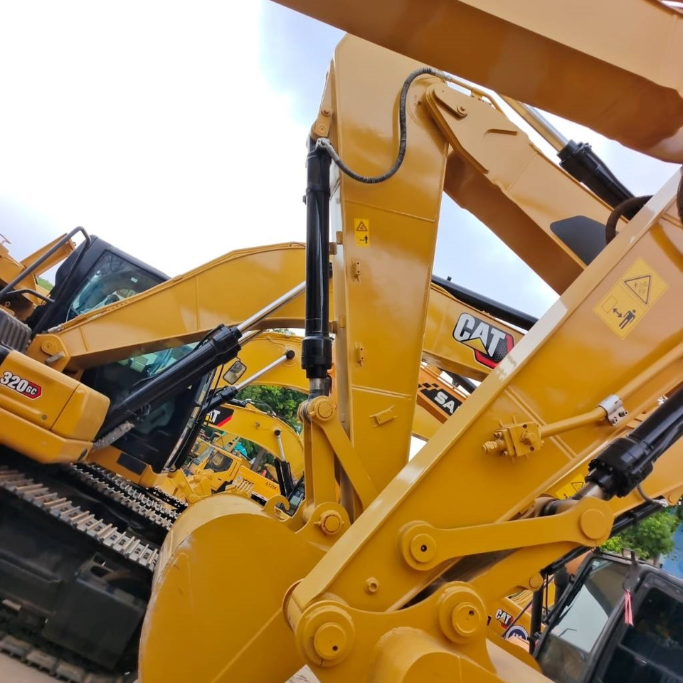 CAT 323 D - Crawler excavator: picture 2 CAT 323 D - Crawler excavator: picture 2