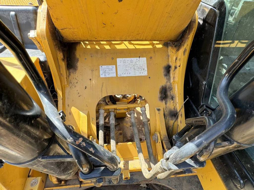 CAT 323GC - Crawler excavator: picture 3 CAT 323GC - Crawler excavator: picture 3