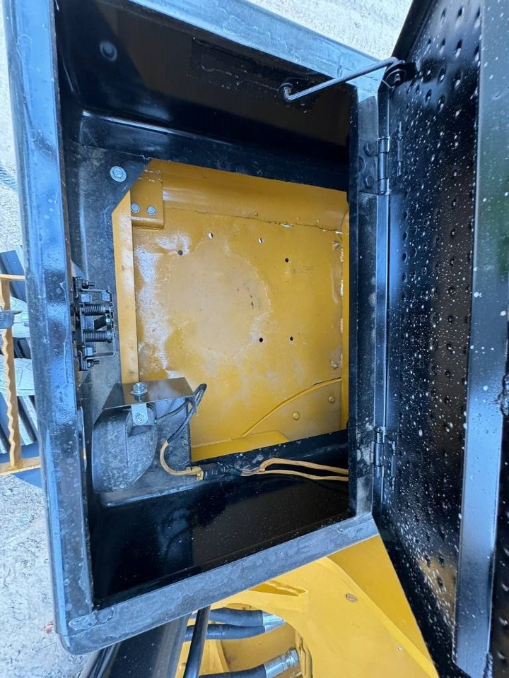 CAT 324 D L - Crawler excavator: picture 4 CAT 324 D L - Crawler excavator: picture 4