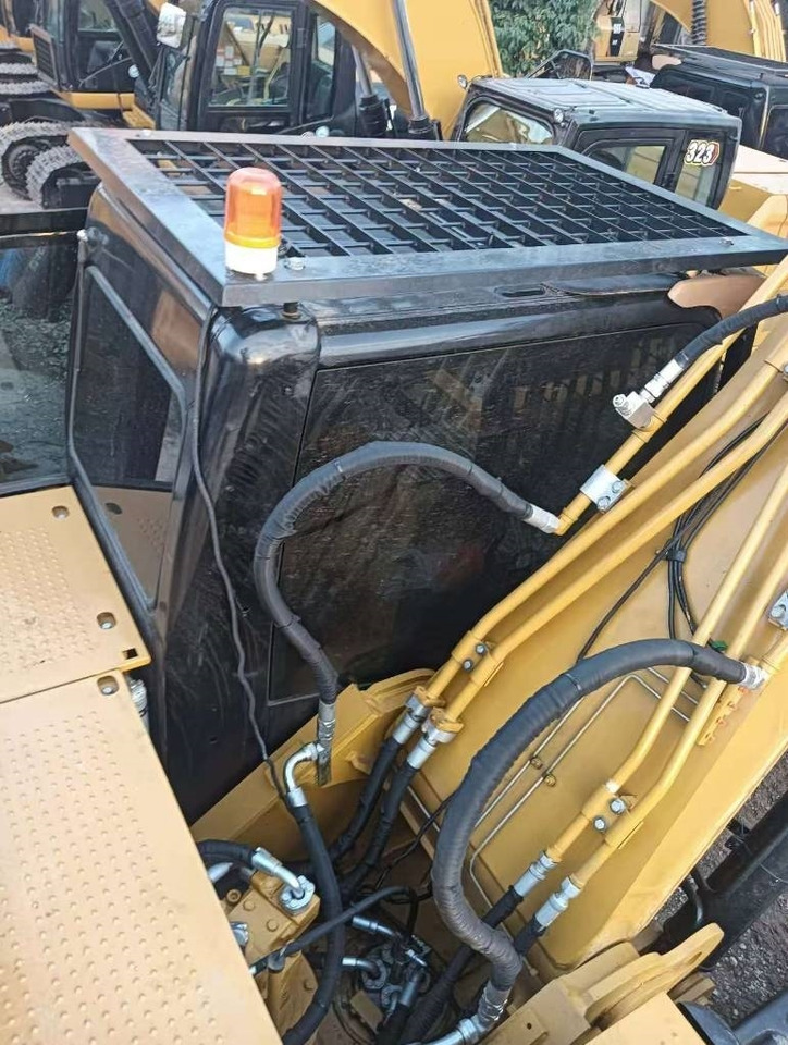 CAT 324 D2L - Crawler excavator: picture 5 CAT 324 D2L - Crawler excavator: picture 5