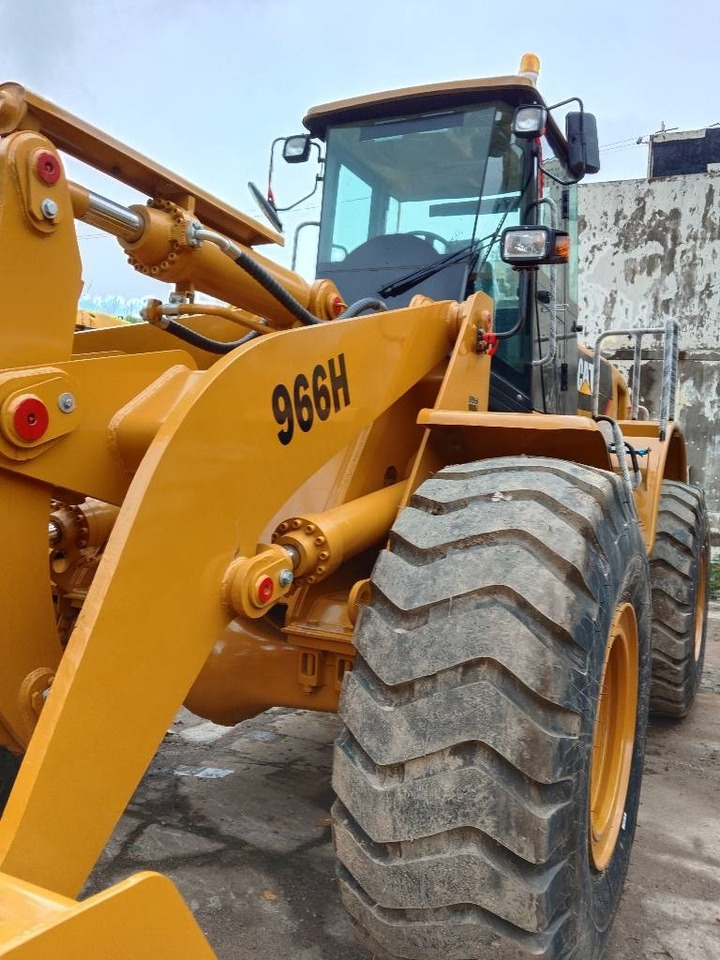 CAT 966H - Crawler excavator: picture 4 CAT 966H - Crawler excavator: picture 4