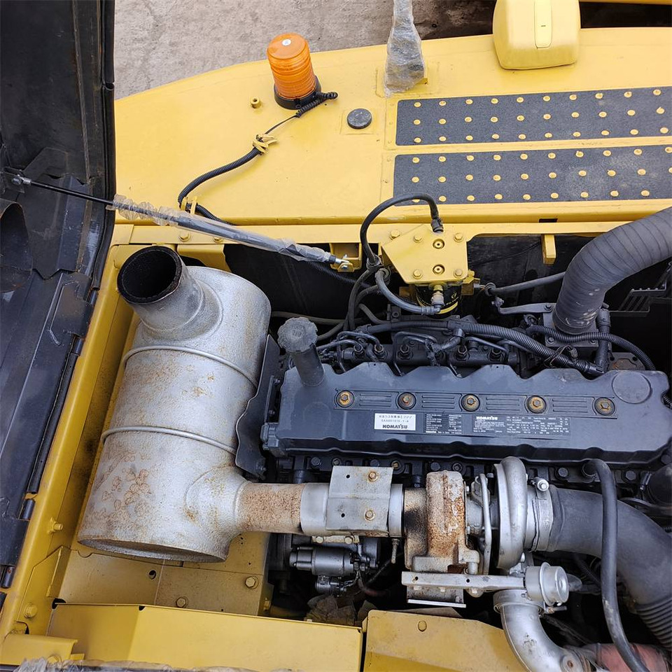 Komatsu PC 220-8 - Crawler excavator: picture 2 Komatsu PC 220-8 - Crawler excavator: picture 2