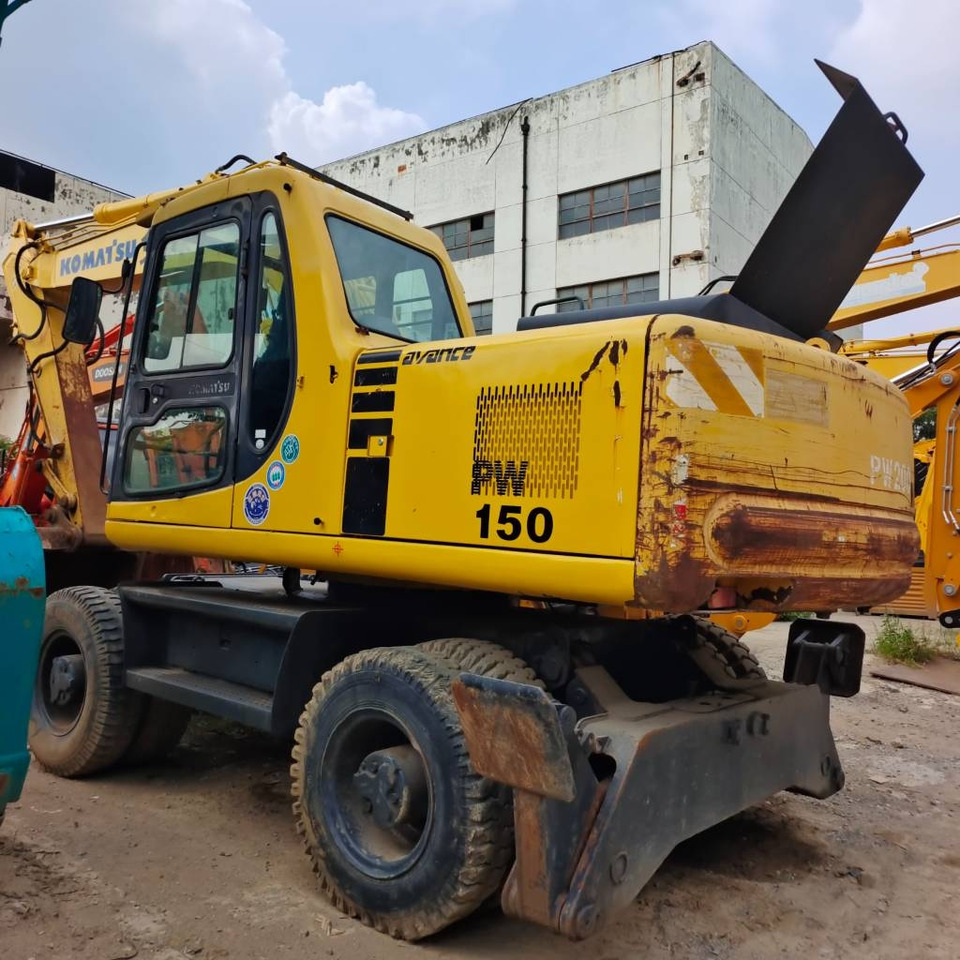 Komatsu PW 150 - Wheel excavator: picture 1 Komatsu PW 150 - Wheel excavator: picture 1