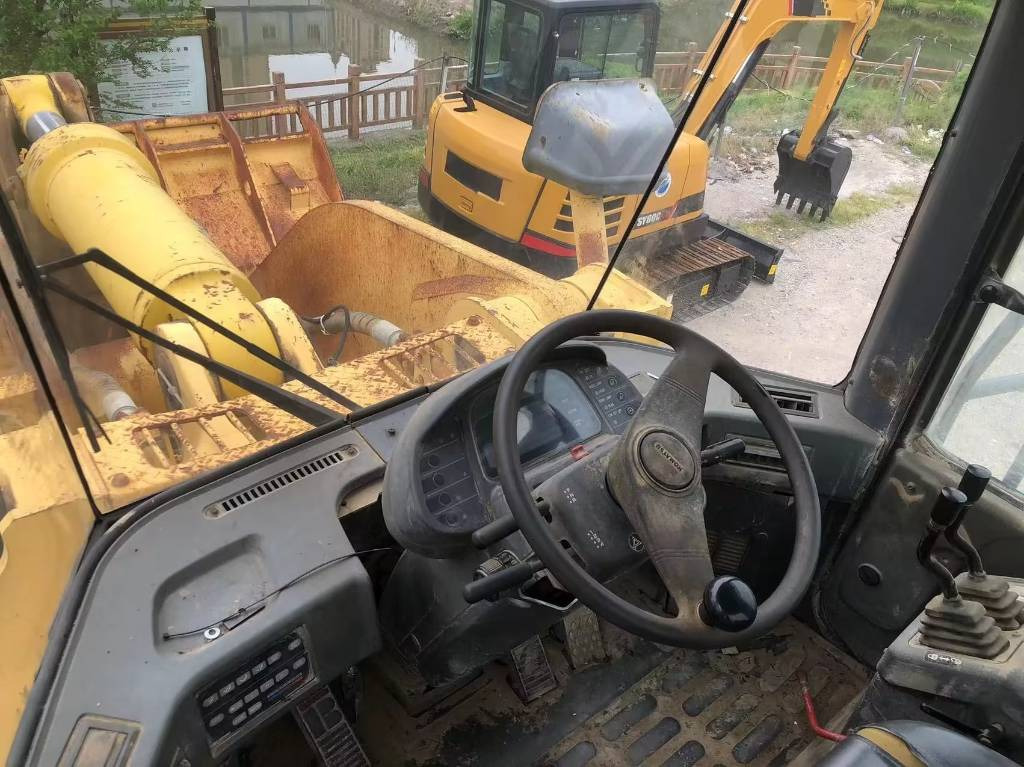 Komatsu WA 600-3 - Wheel loader: picture 4 Komatsu WA 600-3 - Wheel loader: picture 4