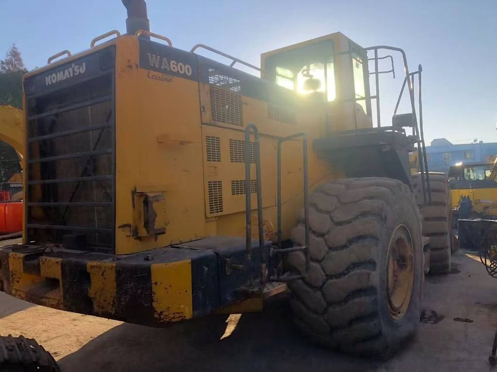 Komatsu WA 600-3 - Wheel loader: picture 4 Komatsu WA 600-3 - Wheel loader: picture 4