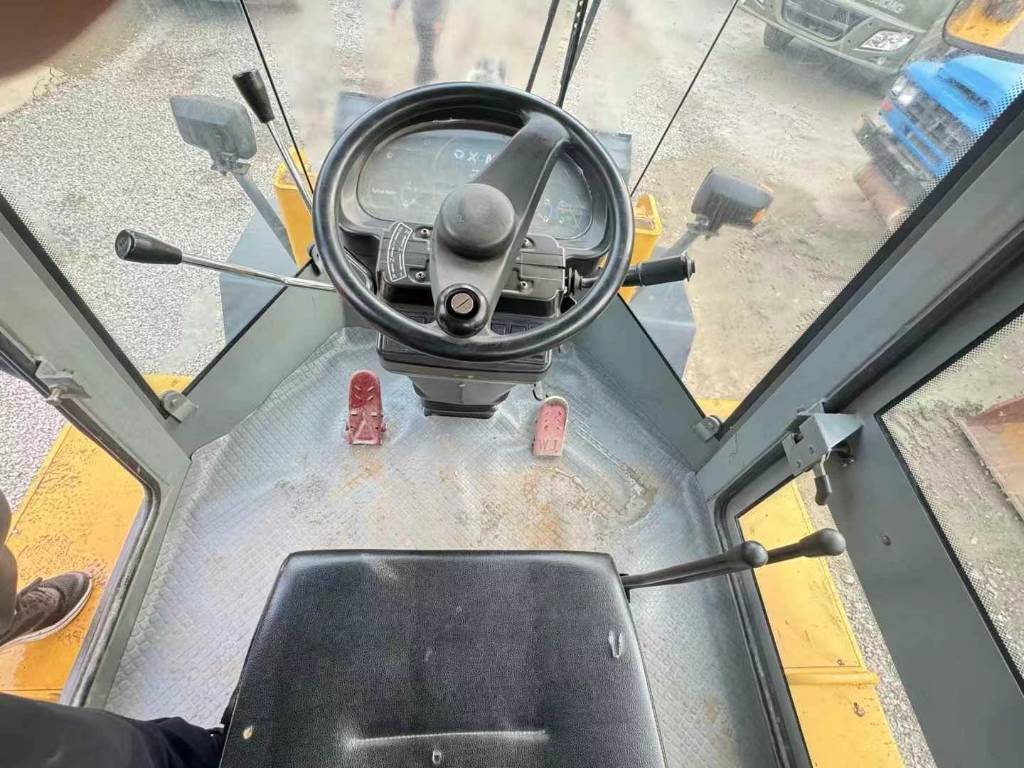 Bulldozer Shantui SD 32: picture 16