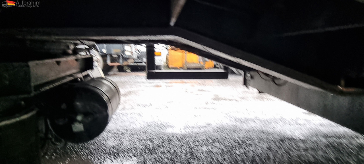 Low loader trailer Goldhofer TU-L 3-24/80 Tieflader 10.00 m Ladefläche: picture 6 Low loader trailer Goldhofer TU-L 3-24/80 Tieflader 10.00 m Ladefläche: picture 6