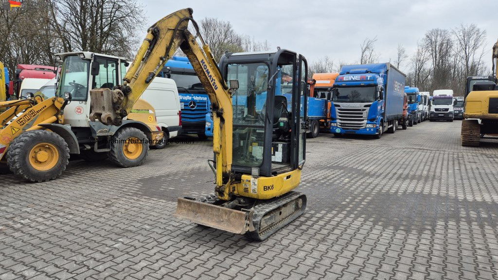 Komatsu PC 16 16R HS verstellbares Fahrwerk, Zustand gut - Mini excavator: picture 1 Komatsu PC 16 16R HS verstellbares Fahrwerk, Zustand gut - Mini excavator: picture 1
