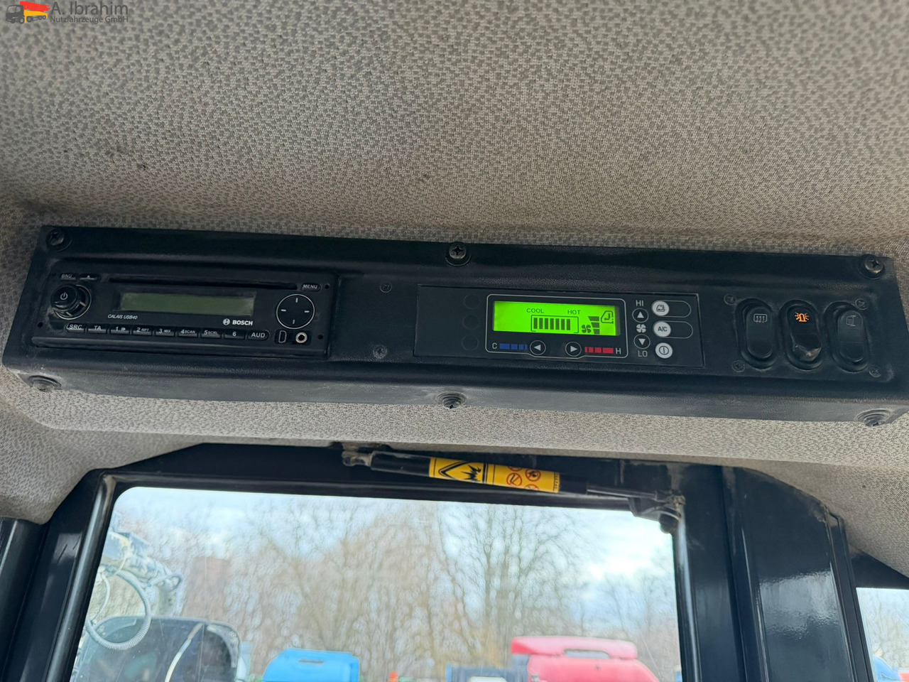 Komatsu WA 250 P7-6 | Klima | Schaufel | 14t | Unterlagen vorhanden - Wheel loader: picture 4 Komatsu WA 250 P7-6 | Klima | Schaufel | 14t | Unterlagen vorhanden - Wheel loader: picture 4