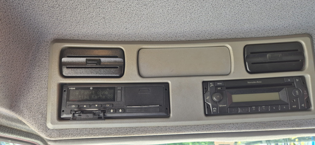 Mercedes-Benz 1829L Staplerhalterung, , Schiebeplane - Curtain side truck: picture 3 Mercedes-Benz 1829L Staplerhalterung, , Schiebeplane - Curtain side truck: picture 3