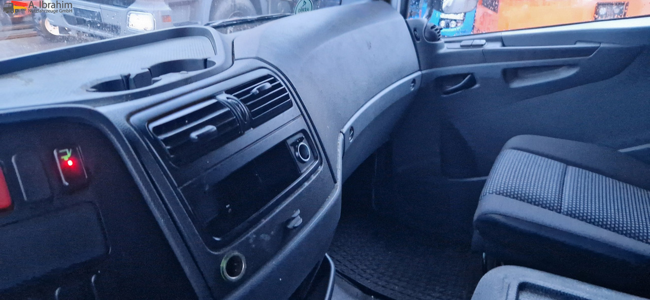 Mercedes-Benz 816 Koffer, LBW - Closed box van: picture 2 Mercedes-Benz 816 Koffer, LBW - Closed box van: picture 2