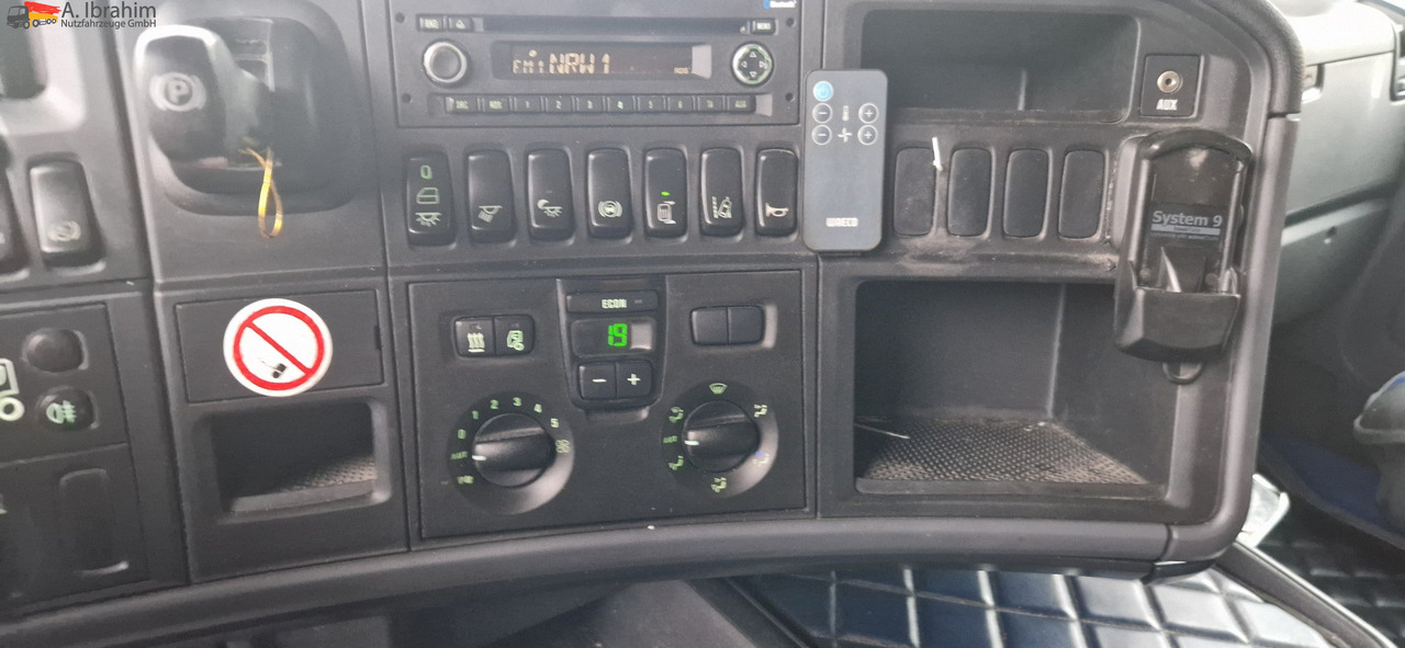 Scania R410 Retarder, Klima, Standklima Top Zustand!! - Curtain side truck: picture 3 Scania R410 Retarder, Klima, Standklima Top Zustand!! - Curtain side truck: picture 3