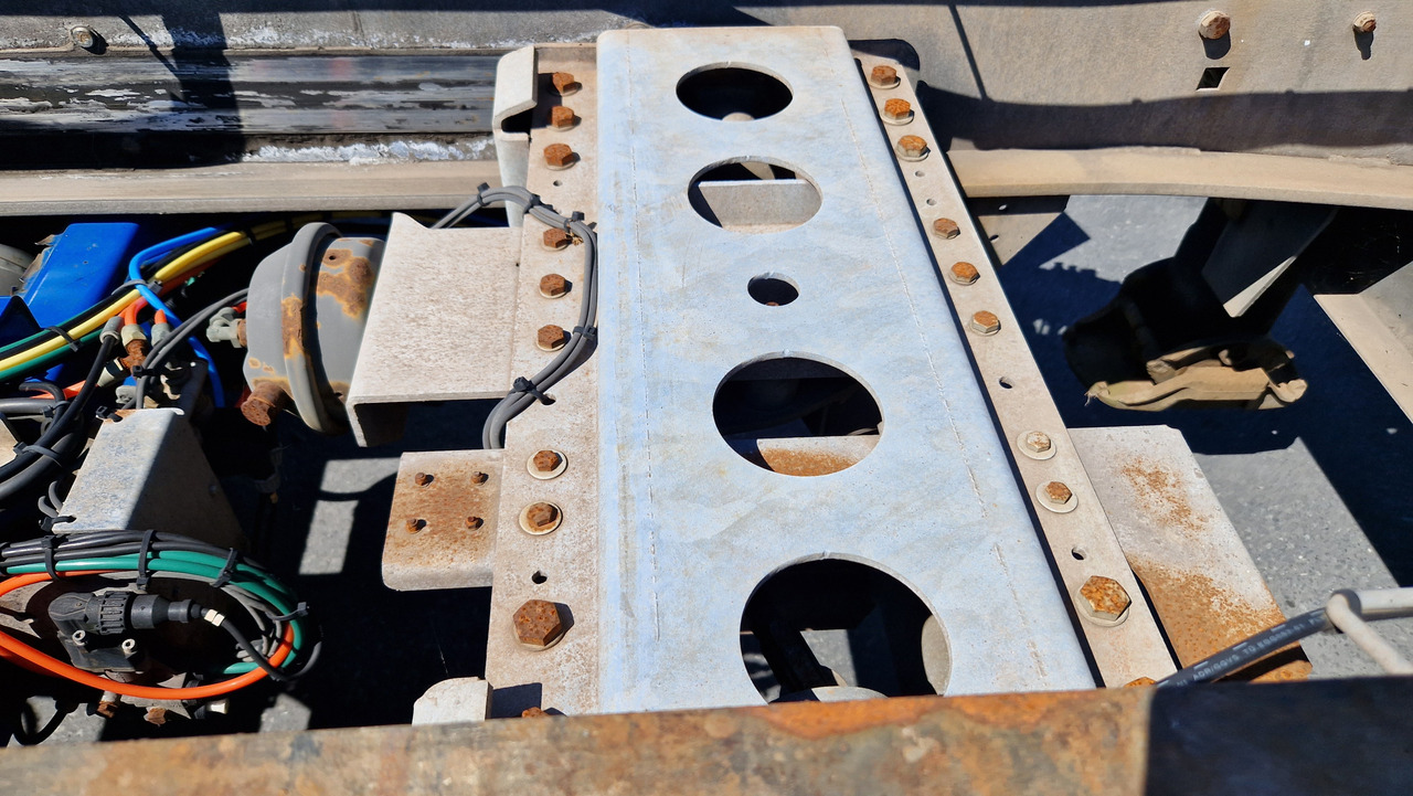 Schmitz SCF 24G Slider - Container transporter/ Swap body semi-trailer: picture 2 Schmitz SCF 24G Slider - Container transporter/ Swap body semi-trailer: picture 2