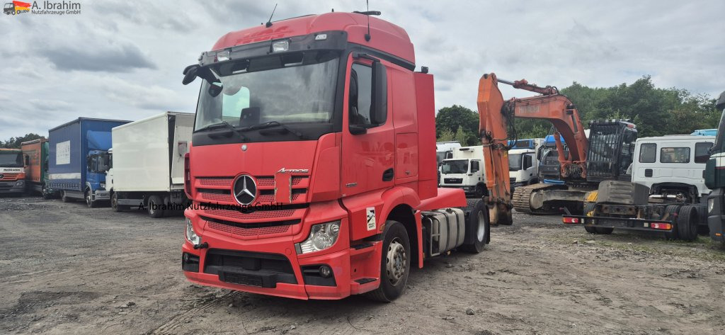 Mercedes-Benz 1836 Motorschaden ! - Tractor unit: picture 1 Mercedes-Benz 1836 Motorschaden ! - Tractor unit: picture 1