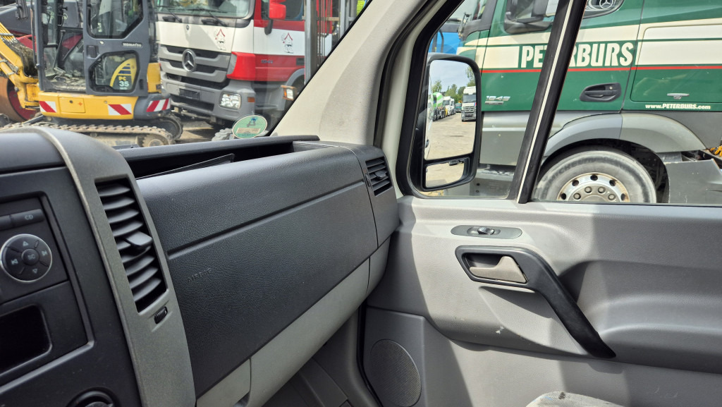 Panel van VW Crafter 2.5 Diesel Rost ja, technisch super, HU neu 01 2025: picture 15