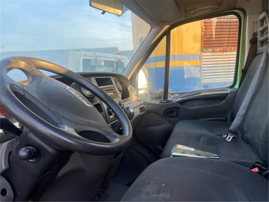 Iveco 35C17 - Commercial vehicle: picture 3 Iveco 35C17 - Commercial vehicle: picture 3
