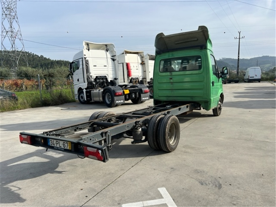 Iveco 35C17 - Commercial vehicle: picture 3 Iveco 35C17 - Commercial vehicle: picture 3