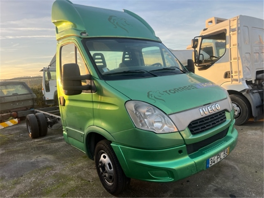 Iveco 35C17 - Commercial vehicle: picture 2 Iveco 35C17 - Commercial vehicle: picture 2