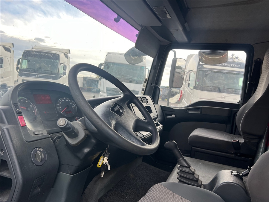 Interior photo 2: Curtain side truck MAN TGL 12.210