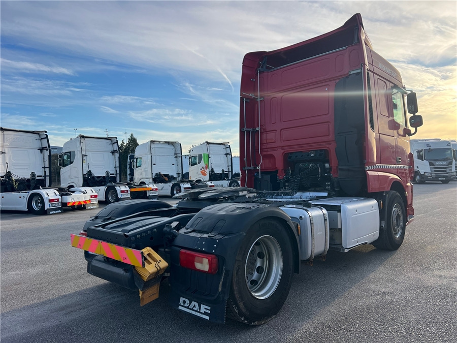 DAF XF 105 460 - Tractor unit: picture 4 DAF XF 105 460 - Tractor unit: picture 4