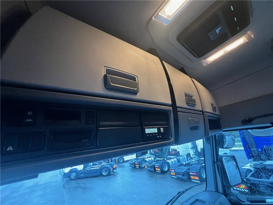 Tractor unit Renault T480/HIGHCAB/RETARDER/TURBOCOMPOUND: picture 24