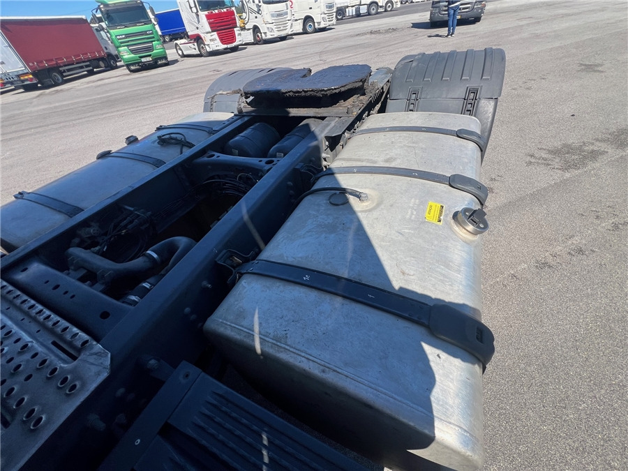Tractor unit Scania G400: picture 11