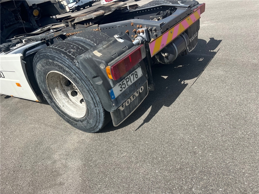 Tractor unit Volvo FH12-37: picture 11