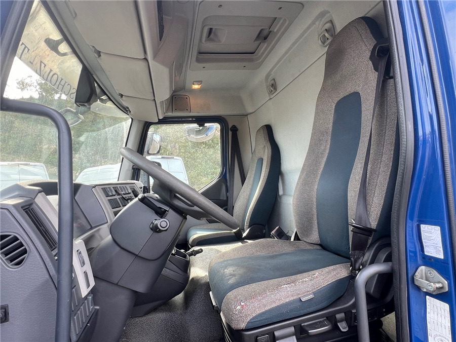 Interior photo 1: Curtain side truck Volvo FL