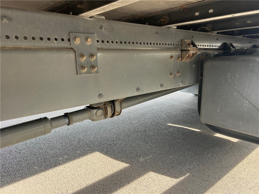 Curtain side truck Volvo FL: picture 11