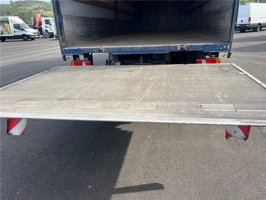 Curtain side truck Volvo FL: picture 8