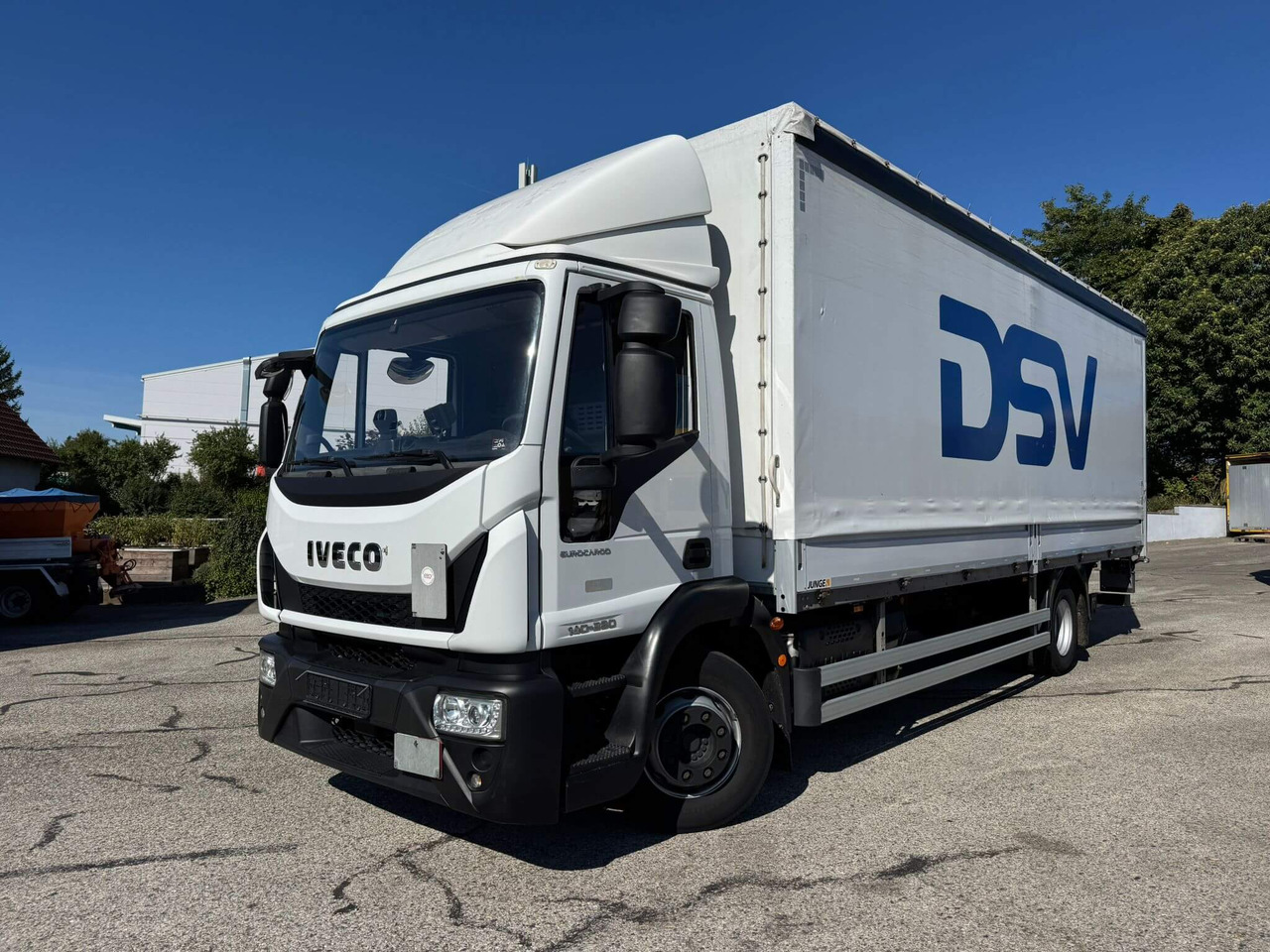IVECO EUROCARGO 140E28P - Curtain side truck: picture 1 IVECO EUROCARGO 140E28P - Curtain side truck: picture 1