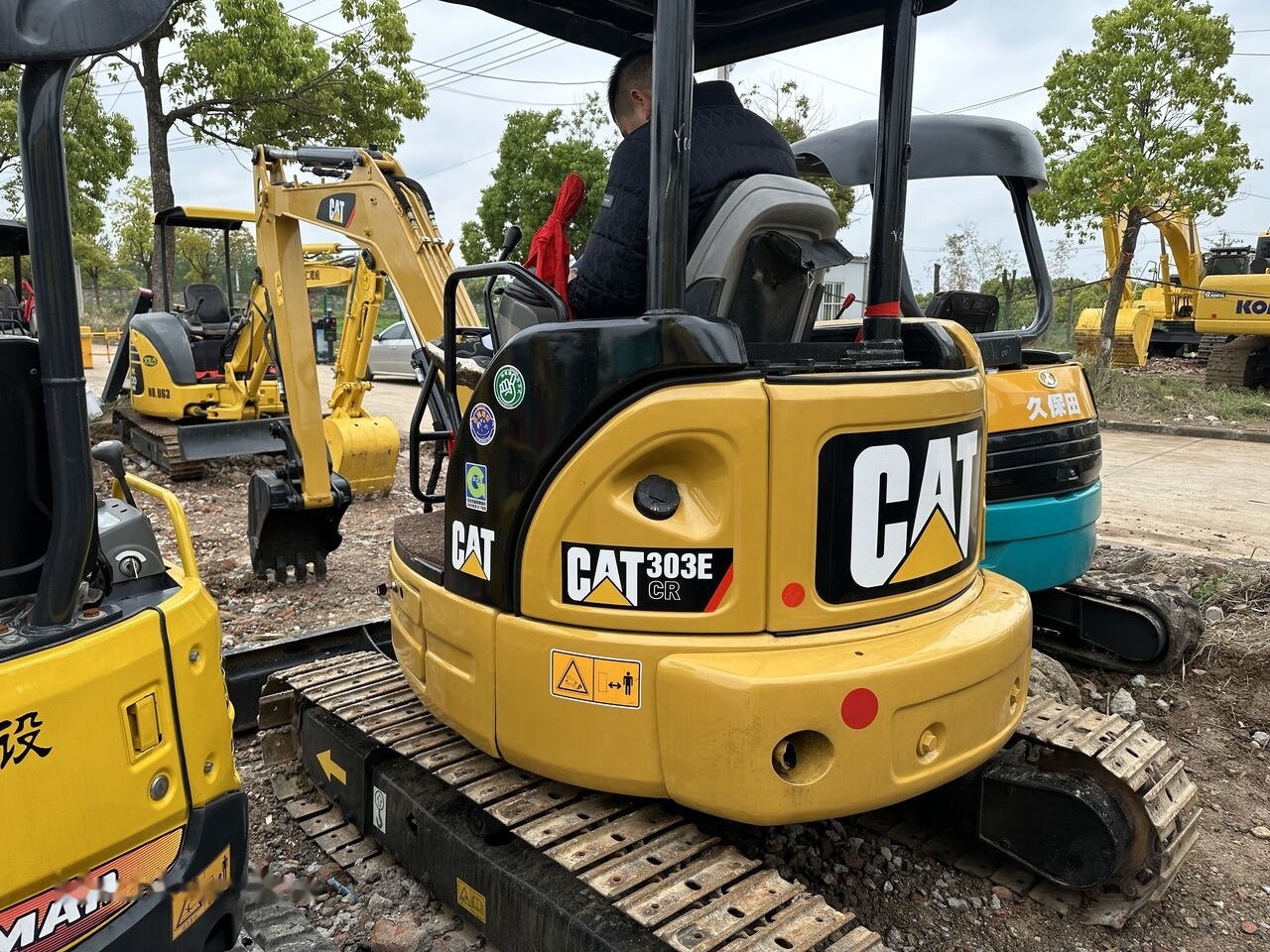 Caterpillar 303E - Mini excavator: picture 1 Caterpillar 303E - Mini excavator: picture 1