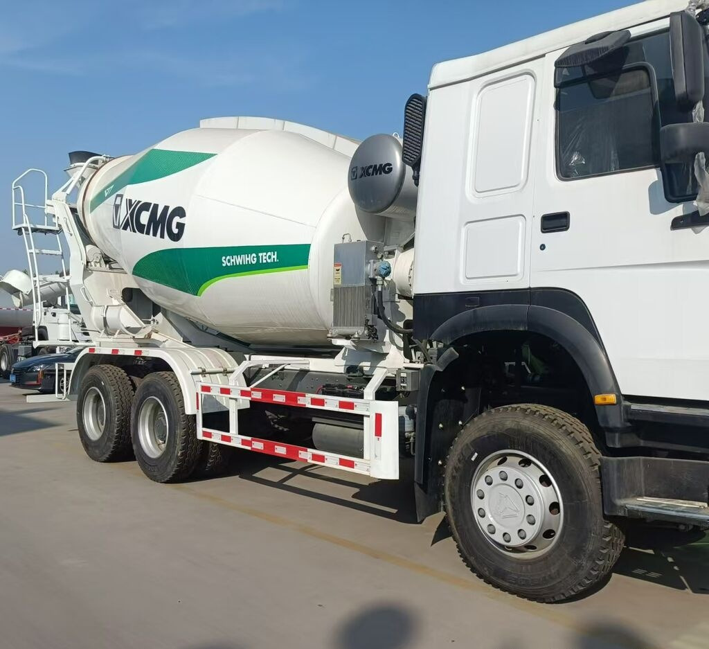 Howo XCMG on chassis - Concrete mixer truck: picture 4 Howo XCMG on chassis - Concrete mixer truck: picture 4